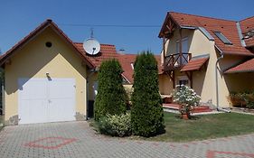 Anna Villa